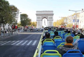 Passeio em ônibus turístico em Paris