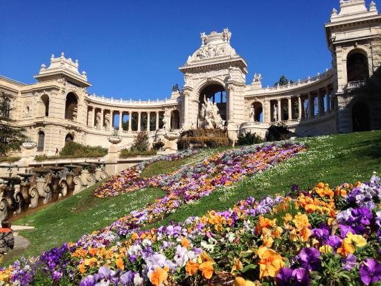 Palácio Longchamp na primavera