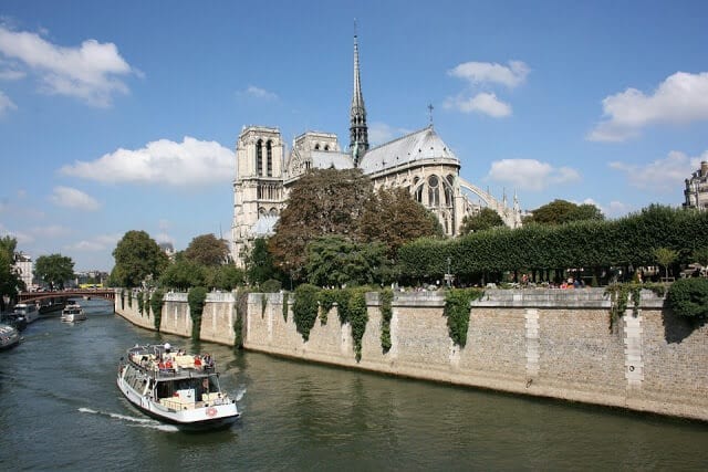 Notre Dame a partir do Sena
