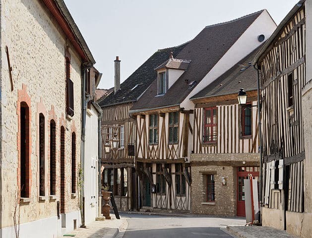 A cidade medieval de Provins perto de Paris