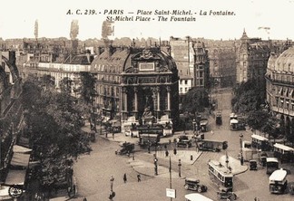 Place Saint Michel em Paris