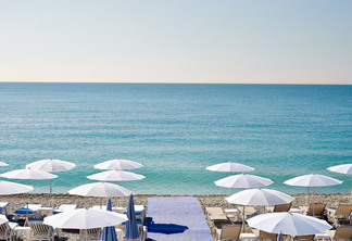 Mar na praia Blue Beach em Nice