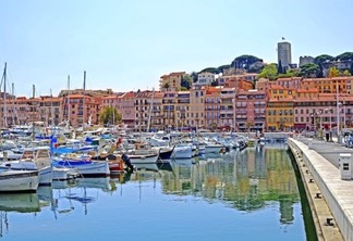 Barcos no porto em Cannes