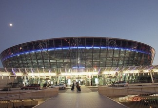Aeroporto de Nice à noite