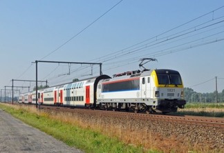 Viagem de trem de Paris a Ghent