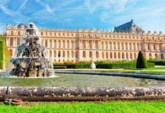 Fonte e fachada do Palácio de Versalhes