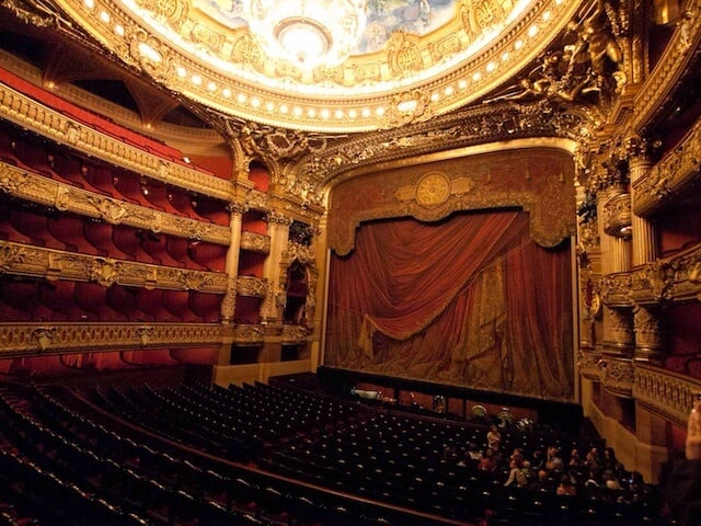 Sala de espetáculos da Ópera Garnier em Paris
