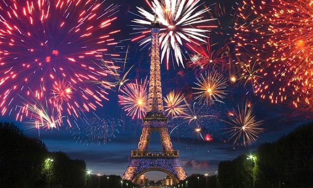 Torre Eiffel no Ano Novo em Paris