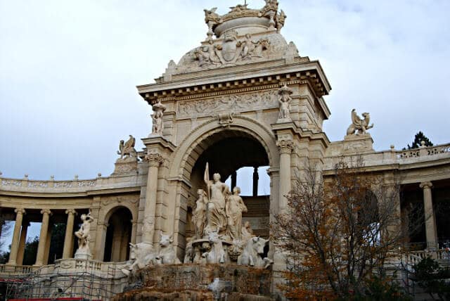 Fachada do Palácio Longchamp em Marselha