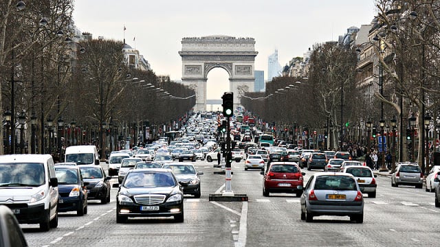 Vista do Arco do Triunfo em Paris