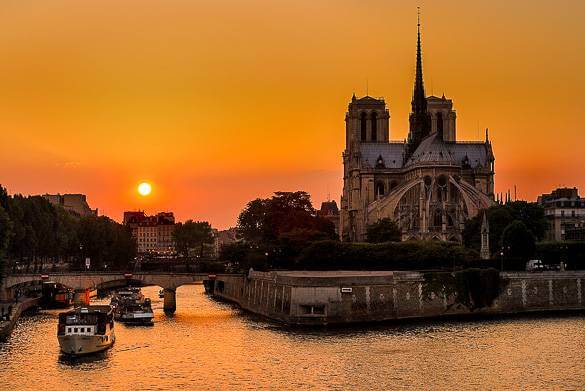 Pôr do Sol em Paris 