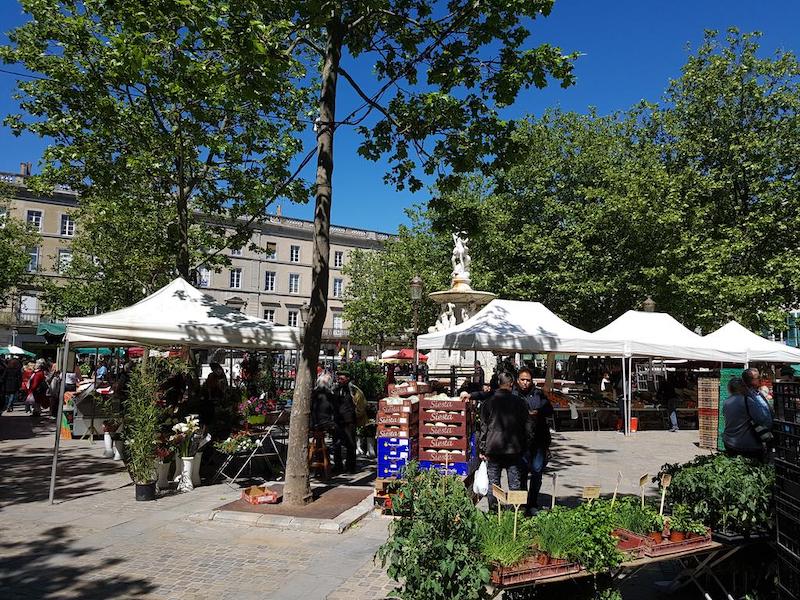 Praça Carnot em Carcassonne