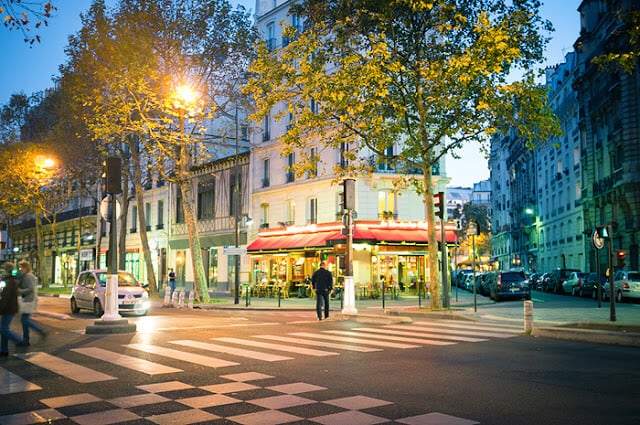 Ruas de Paris em outubro