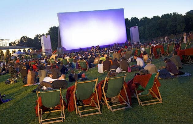 Cinema ao ar livre no Parc de la Villette