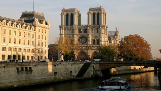 Catedral Notre Dame em Paris em novembro