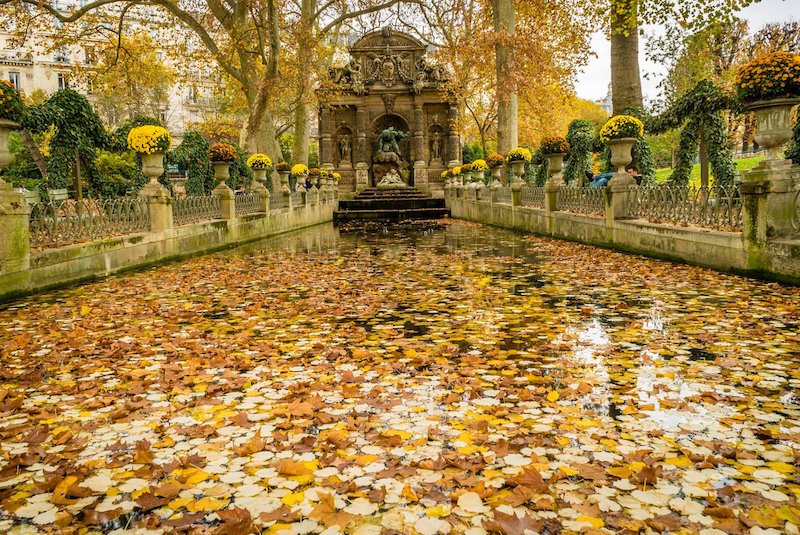 Jardim de Luxemburgo em Paris em outubro