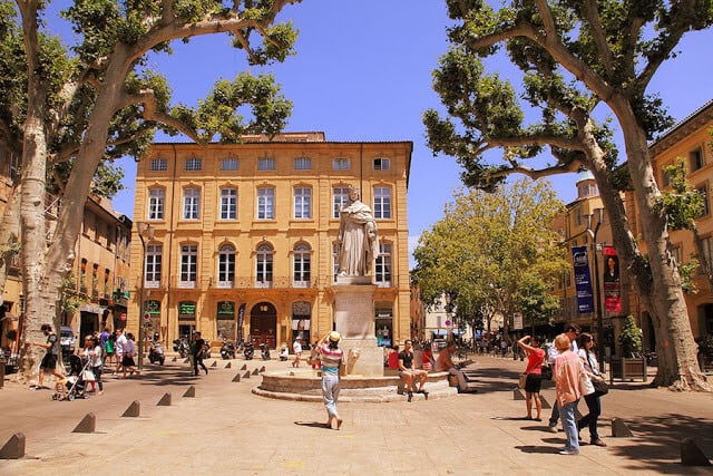 Praça em Aix