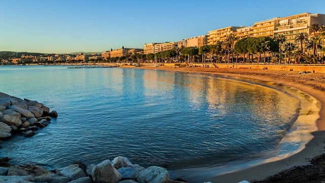 Praia em Cannes