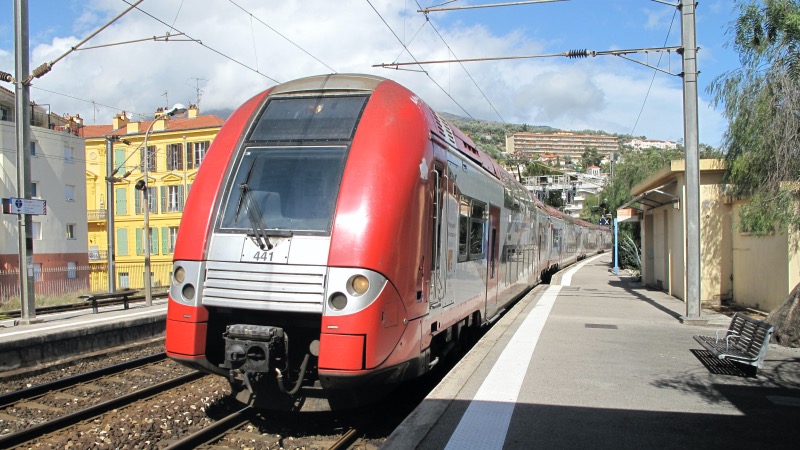 Viagem de trem de Nice a Mônaco