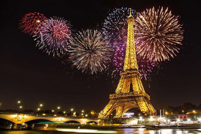 Fogos de artifício em Paris
