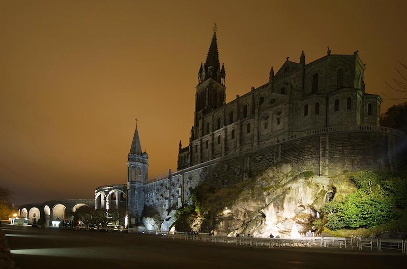 Noite em Lourdes