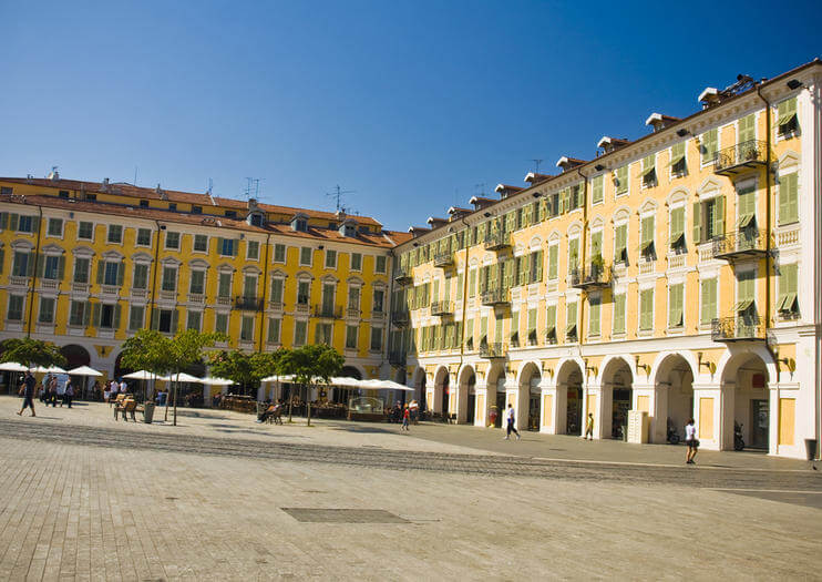 Praça Garibaldi em Nice durante o dia
