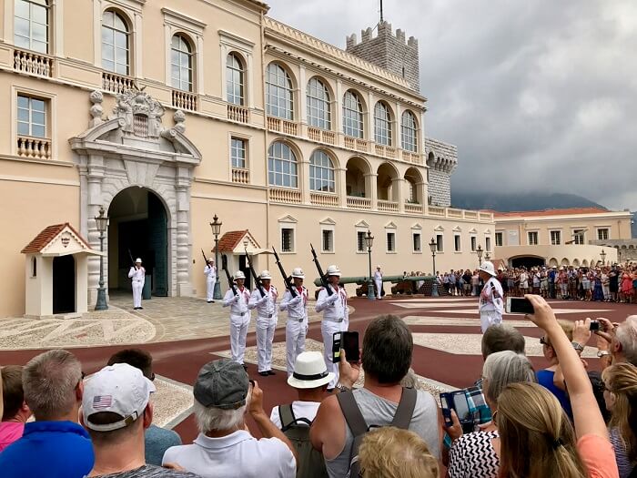 Troca de guarda no Palácio do Príncipe de Mônaco