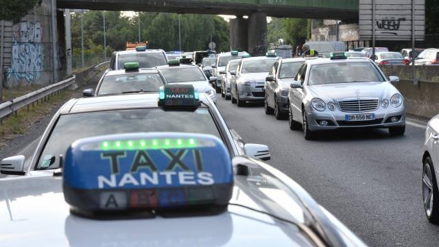 Táxi em Nantes
