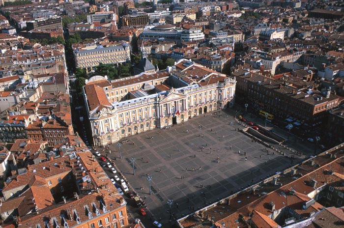 Vista aérea da Praça do Capitólio de Toulouse