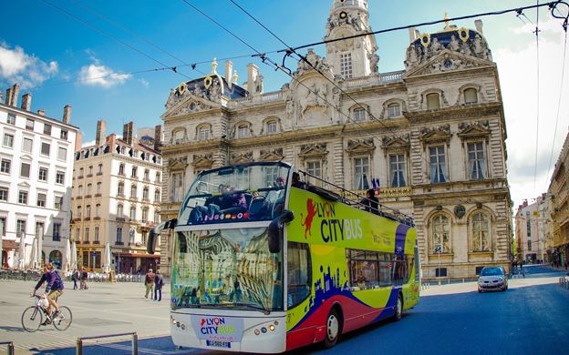 Vista do ônibus turístico em Lyon